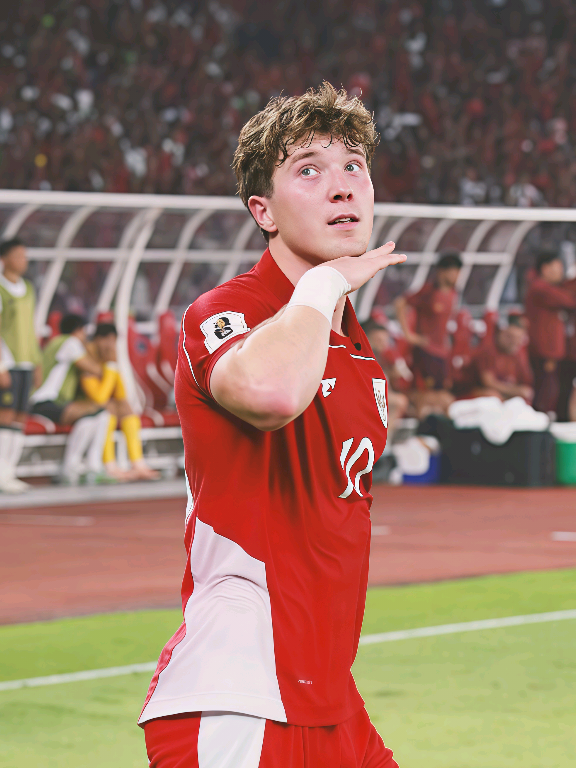 debut dan gol ketiga #oleromeny di #timnasindonesia yang tenang dan selalu keren selebrasinya head high semoga next vs 🇯🇵 bisa cetak gol ⚽ lagi you awesome #oleromeny #timnasindonesia #gol #goal #striker #fyp #foryou #foryoupage 