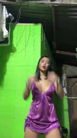 Naka short ako ah 