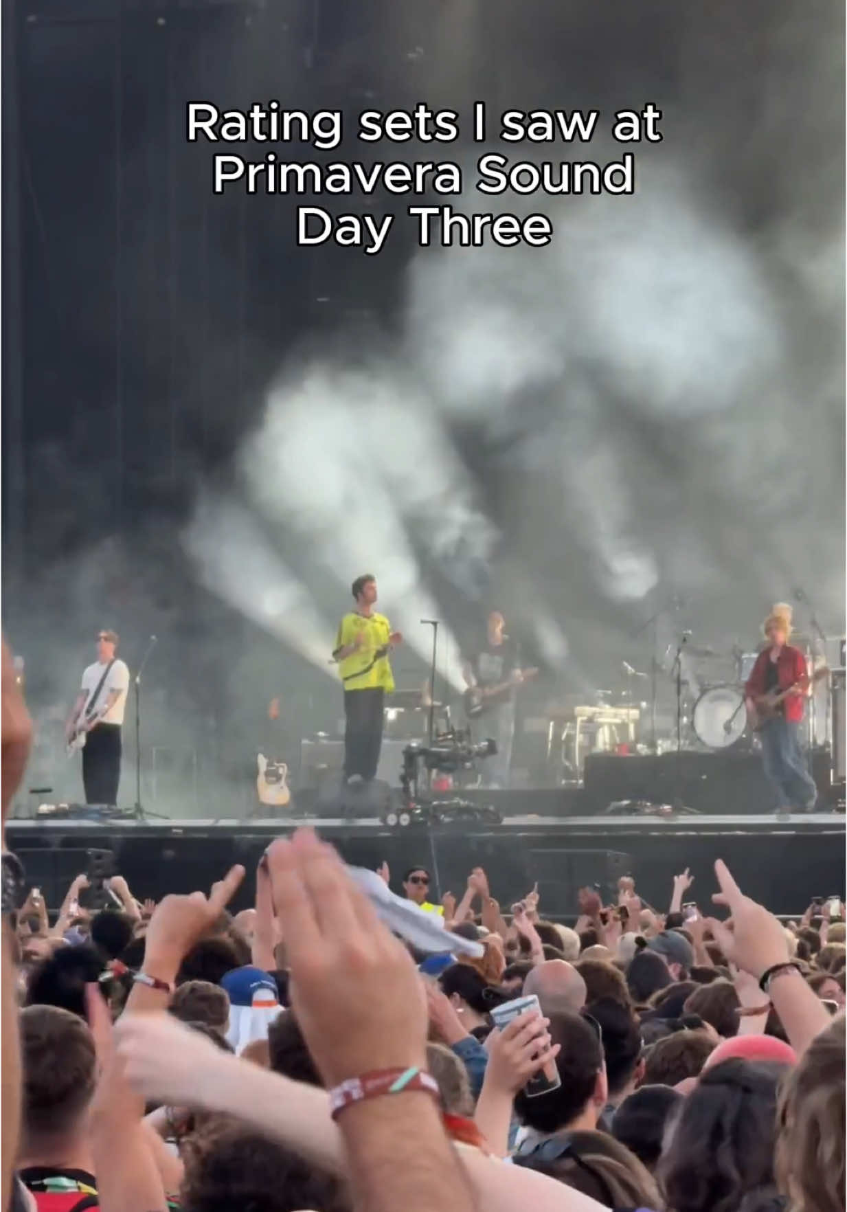 The Primavera intern must’ve booked Central Cee to come on after Chappell Roan 😵 #primaverasound #primavera #barcelona #music #festival #musica #parcdelforum #fontainesdc #turnstile #turnstileloveconnection #glassbeams #lcdsoundsystem #chappellroan #hottogo #centralcee #newmusic #willxgamble 