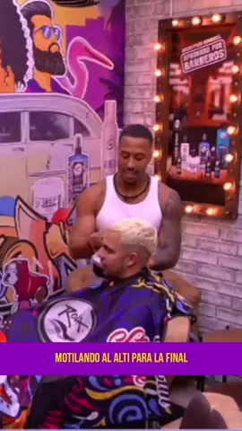 Qué tal soy de barbero???? #lacasadelosfamososcol1 