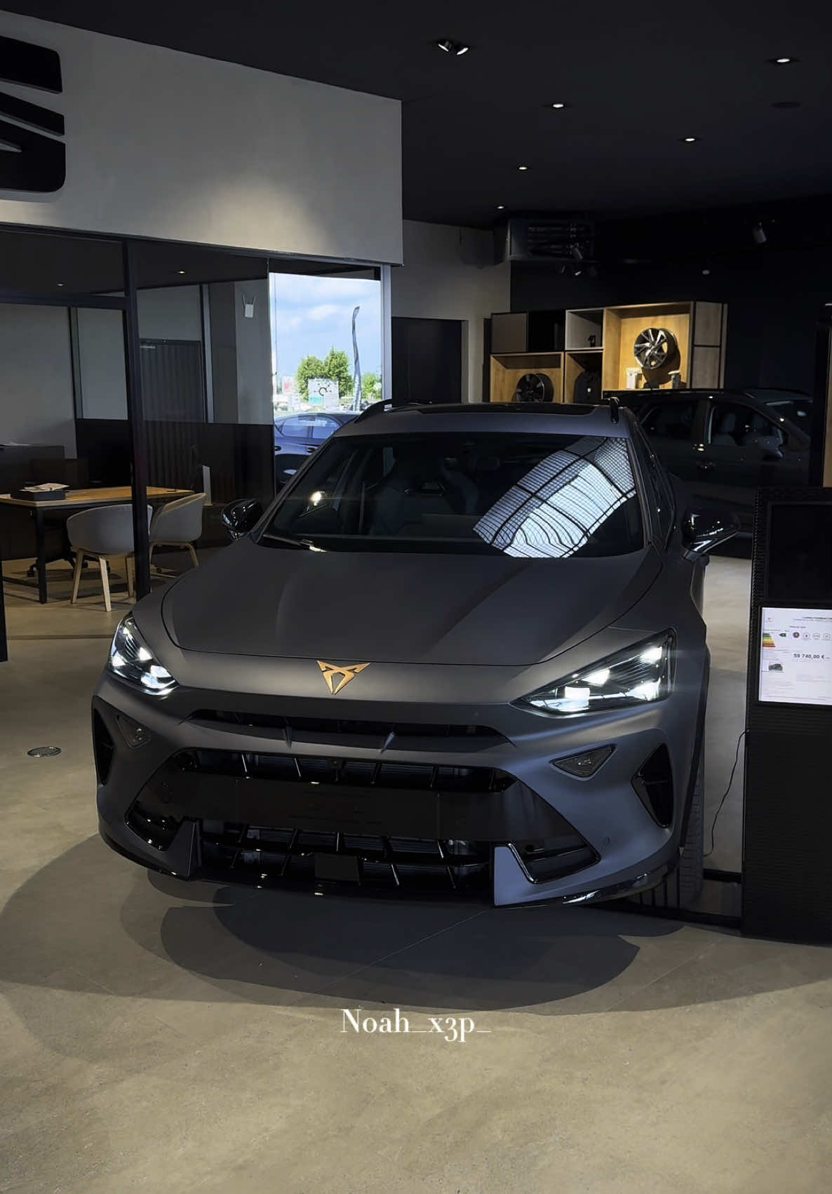 Nouveau Cupra Formentor Midnight Édition  1.5 eHybrid 204ch DSG6  Gris magnétique mat  Jantes alliage 19