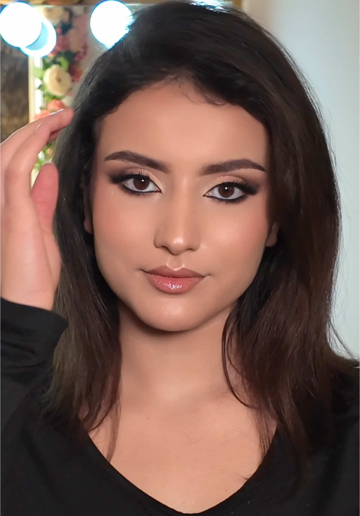 Vous aimez ? ✨✨ @VIBES BEAUTY  #makeup #eyemakeup #nudemakeup #tunisianmakeupartist 