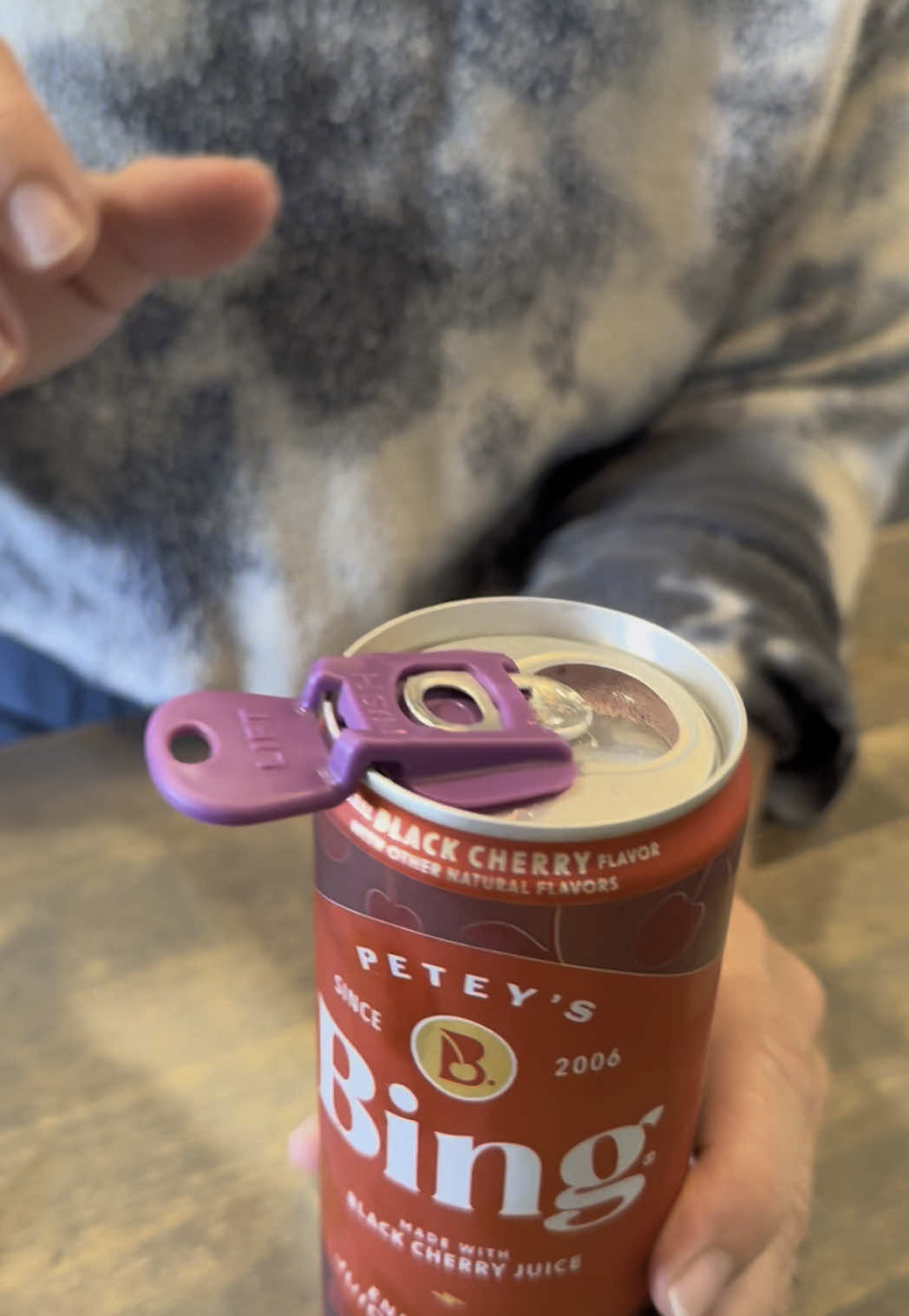 Keep your drinks bug-free and easy to open with Avant Grub’s Beverage Barricade! 🥤🛡️ Comes in a colorful 12-pack! #DrinkProtector #BBQEssentials #SodaSaver #BeerShield #SummerParties #BeachGear #KitchenGadgets #PartyHack #AvantGrub #DrinkSmart