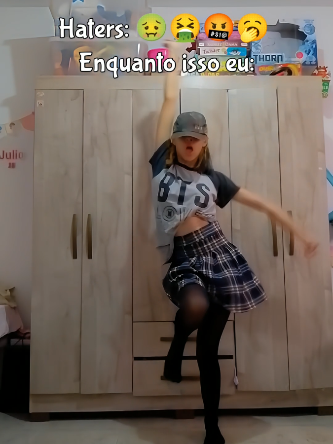 Podem falar o quanto quiser, porque eu não ligo!!!  @KATSEYE  .  . #megan #katseye #Kateseye_megan #megankatseye #kpoplyrics #comeback #BadDesire @hybelabels.audition @JYPAudition 