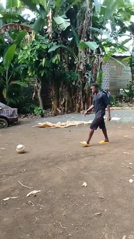 pegadinha de ladrão de bola 🔥#foruyou #football #trickshot #tiagofv #fyp #goviral 
