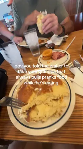 the guy in the back is killing me #fyp #fypシ #trending #viral #fypシ゚viral #relatable #fypage #foryoupage #blowthisup #ihop #grandpa 