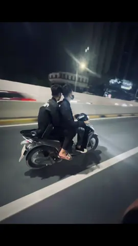 giờ này ai còn thức k?
