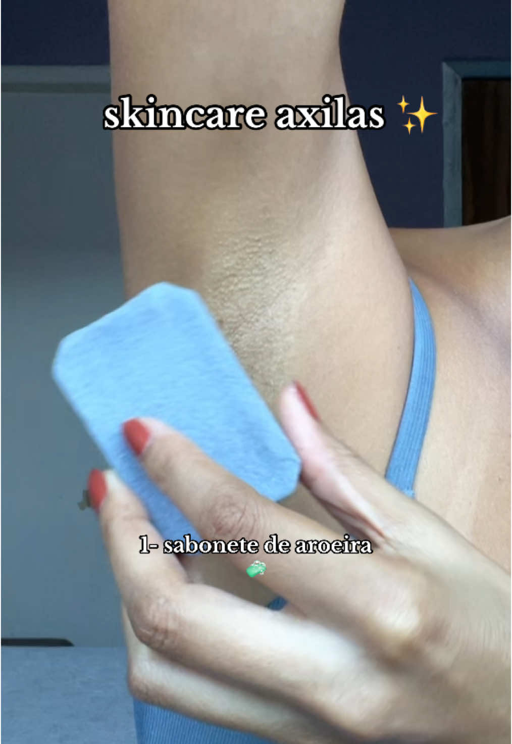 Skincare completo para clarear axilas e deixar a pele lisa, hidratada e sem manchas ✨ 1.Sabonete de aroeira 🧼 – limpa, acalma e ajuda na prevenção de manchas 2.Esfoliante uniformizador 🧽 – remove células mortas e prepara a pele 3.Argila verde 🌿 – controla a oleosidade e uniformiza o tom 4.Hidratante clareador 💧 – hidrata, clareia e devolve o brilho natural da pele #skincaretips #belezafeminina #corteslummina #dnvbcreator @LUMMINAGESTOFICIAL @mariana.escarelli🦅 