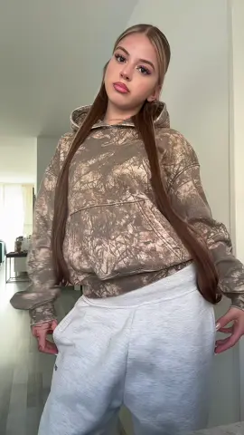 UPSCALED CLIP! || does any1 know where this hoodie is from?!!! ik some are from @abercrombie but they’re always sold out and mega expensive #fyp #foryoupage #fyyy #zahide #zahidekyc #upscaledvideo #upscaled #clips #longhair #ginger #scenepack #goodquality @𝐙𝐀𝐇𝐈𝐃𝐄 