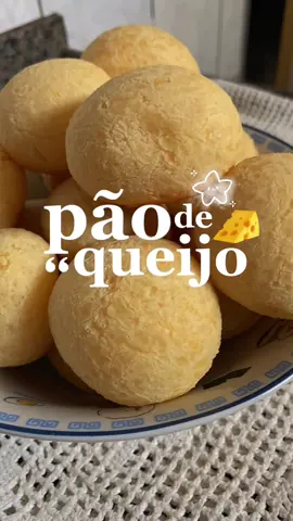 Como fazer pão de queijo 🧀 Ingredinetes 1xic de leite 1xic de água 1xic de óleo 500g de povilho azedo Sal a gosto 2 ovos 100g de parmesão ralado #pãodequeijo #paodequeijofacil #receita #receitafacil #receitarapida #receitapratica #ideiadelanche #fy #foryou #CapCut 