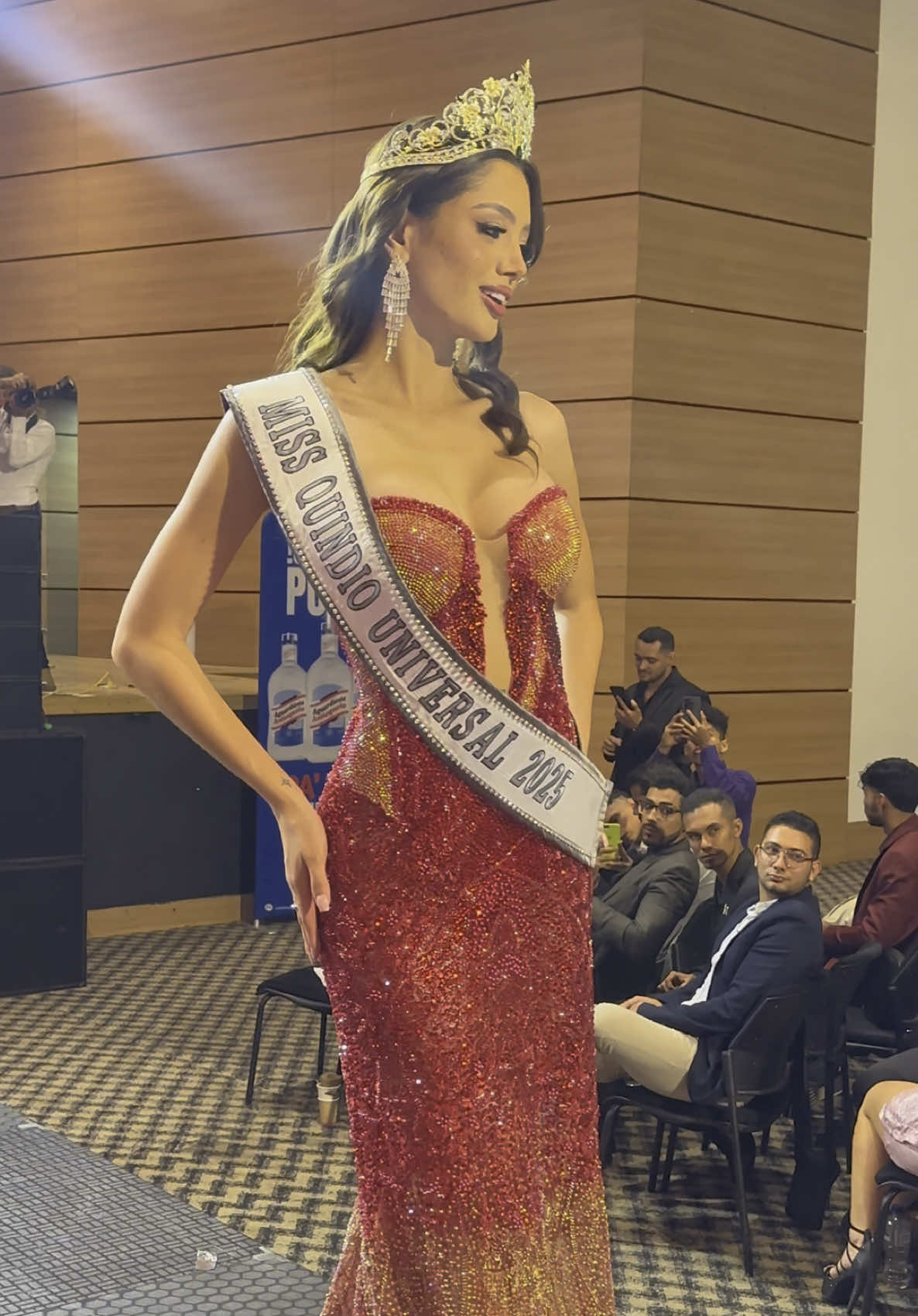 Siempre seré LA REINA DE LAS TRANSICIONES ✨ #behindthescenes #transitions #missuniverse 