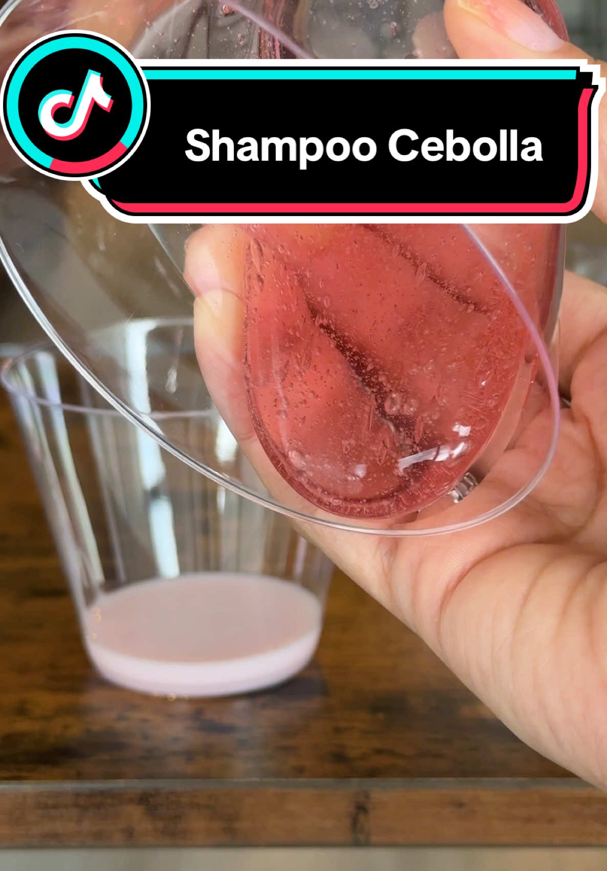 El Shampoo de Cebolla que no sabias que necesitabas‼️ #onionrosemarybiotinshampoo #beautyhacks #beautytips #leaveinconditioner #shampoodecebolla #viralshampoo #cebolla #biotina #romero #naturalsant #growthserum #haircare #hairgrowth #hairgrowthtips #cuidadocapilar #pelosano #tiktokshopcreatorpicks #tiktokshopsummerturnup*results may vary *Oferta limitada