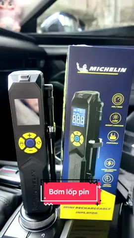 Bơm lốp Michelin cầm tay anh chị tham khảo.#hangmoive #oto #michelin #bomlopoto #mz3phat 