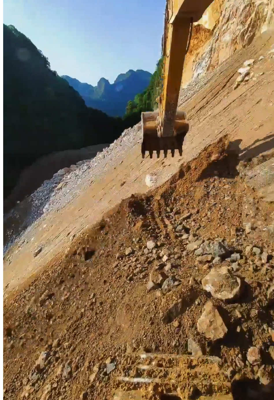 Excavator Cutting A Road In On Edge of Cliff… #excavator #skills #road #trending 