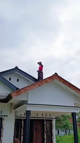 Rilex banget badannya mang 😂 #fyppppppppppppppppppppppp #fypage #fypシ゚ #lagusunda #ayunpuntang #galunggung #tasikmalaya #tasikpride #tasikmalaya_jawabarat #kabupatentasik #kabupatentasikmalaya 