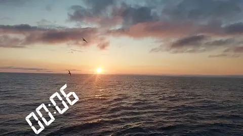 Midnight sun at Icelandic sea 🇮🇸🚢⚓️ 🌞#atlanticocean #iceland #midnightsun 