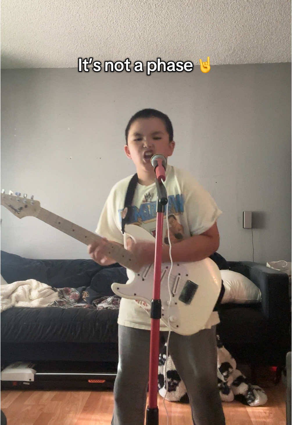 His taste is impeccable  @Linkin Park  #linkinpark #linkinparkforever #intheendlinkinpark 