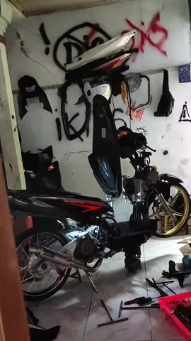jangan di galakin bg ini cuma std125😭#fyp #xybca #vario #varioledold #savering17 #styleracing #masukberanda #sirkelracing🥀 