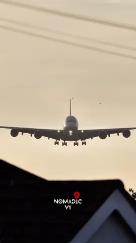 Huge Singapore Airbus A380 super LOW over houses at Dawn! . #a380 #singaporeairlines #planespotting #travel @Singapore Airlines 