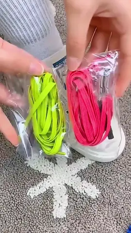 Tali sepatu mengunci tanpa perlu diikat #talisepatu #talisepatumagnet #talisepatuestetik #talisepatupraktis #talisepatukeren #talisepatuelastis #fyp #belilokal #tiktokshopindonesia 