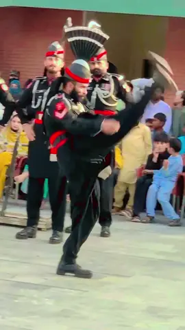 EID DAY 3 PRADE #pakistanzindabad🇵🇰🇵🇰🇵🇰🇵🇰 #punjabrangers🇵🇰😍✌️ #ganda #singh #border #foryou #trending 