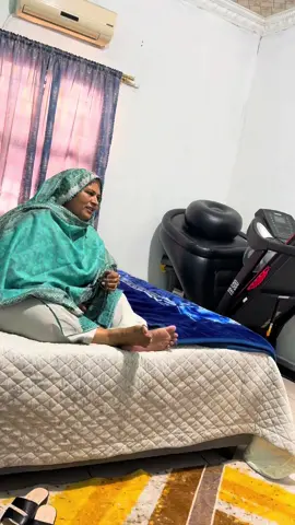 At least she happy bcs she get what she want 😂@Wicky Cheema #southafrica #pakistan #usa🇺🇸 #mamayanda 