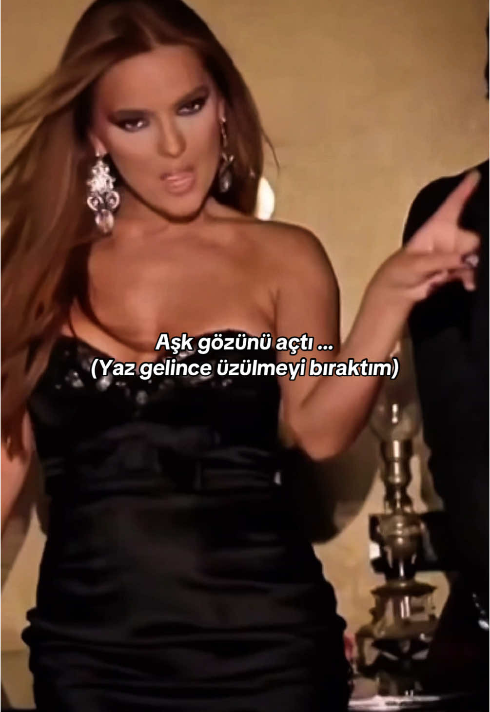 Aşk gözünü açtı #demetakalın @Demet akalin 