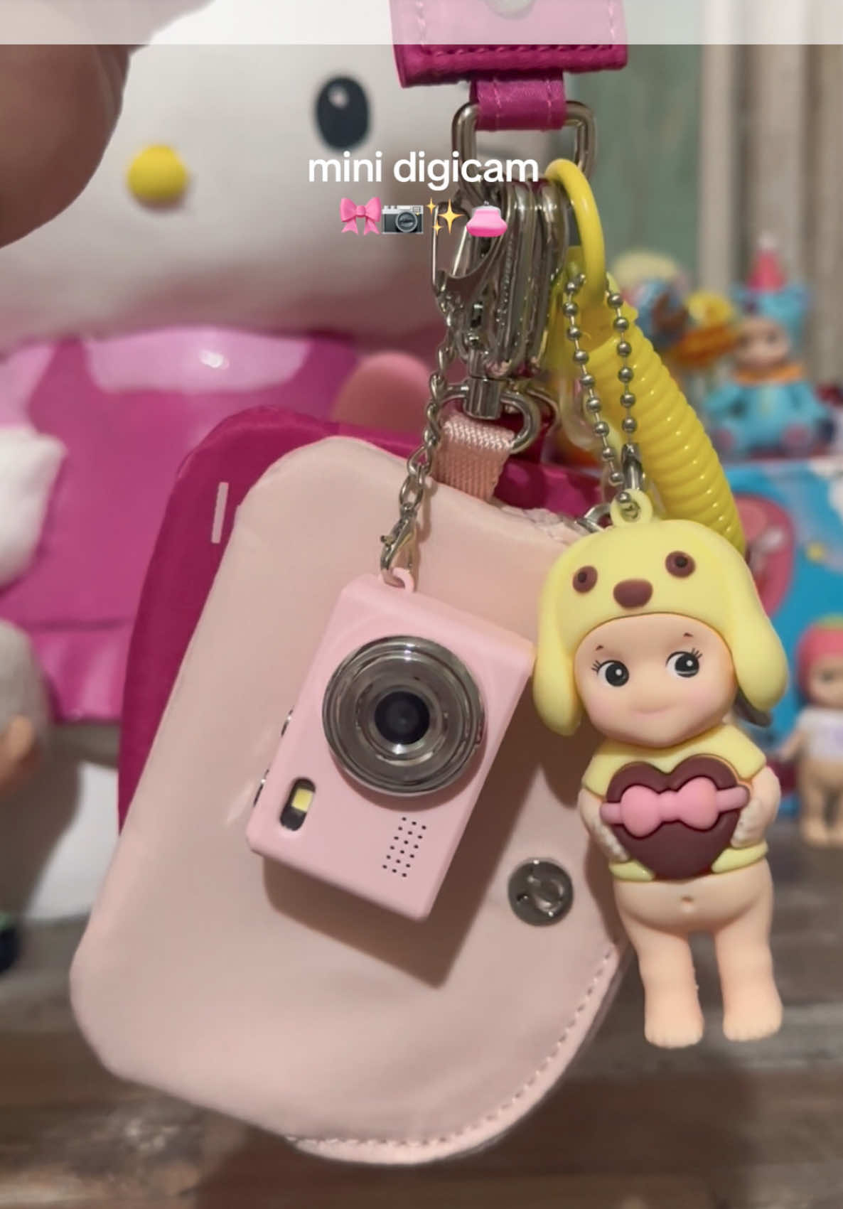 This tiny pink retro camera is giving ✨year 2000 vibes✨ and it actually works 😍📸🩷 #MiniCamera #RetroVibes #CameraKeychain #AestheticGadgets #TikTokFinds #CuteTech #PinkAesthetic #AmazonFinds #MiniThings #DigitalCamera #GadgetGirl #CameraTok