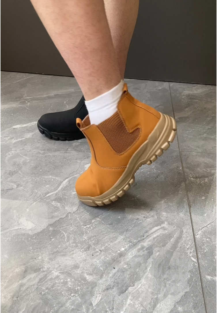 These shoes really make people look very elegant.#SAFTERK #Tiktokshop #workshoes #safeshoes #menshoes #2025 #boots #fashion 
