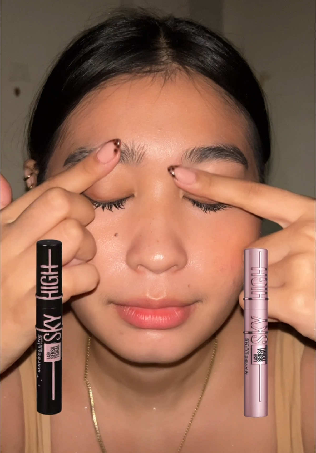 Same +2mm lash length, two ways to wear it 👀 🖤 Sky High Cosmic Black — smudge-proof and easy to rinse with water. 💦 Sky High Waterproof Very Black — same lengthening power, locked in all day. #MaybellinePH #SkyHighMascaraPH #LongerBetterSkyHigh