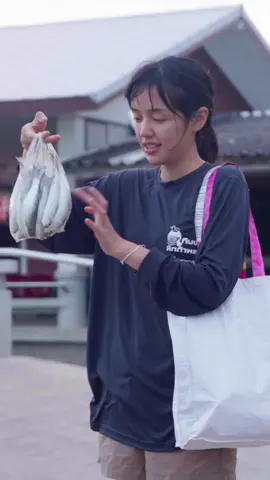ผู้สาวเสื้อปุ๋ย 
