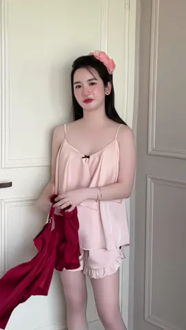 Bộ ngủ hai dây... em mặc anh ngất ngây