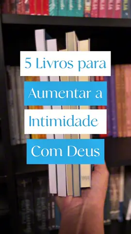 📚 5 Livros para Aumentar sua Intimidade com Deus 🙏✨ Se você deseja aprofundar seu relacionamento com o Senhor, aqui vão 5 indicações poderosas que vão transformar sua vida devocional: 1️⃣ A Presença – Bill Johnson Aprenda como valorizar e cultivar a presença de Deus todos os dias. 2️⃣ Segredos do Lugar Secreto – Bob Sorge Descubra segredos espirituais que vão transformar o seu tempo a sós com Deus. 3️⃣ De Volta à Essência – Jeremy Riddle Um chamado ao coração: volte ao que realmente importa — Jesus. 4️⃣ Em Busca de Deus – A.W. Tozer Uma jornada intensa de fé e fome pela presença divina. 5️⃣ Deus Não Tem Favoritos, Tem Íntimos – Marcos Brunet Entenda como a intimidade com Deus está disponível para todos que O buscam. 🕊️ Quer se aproximar mais de Deus? Comece com um desses livros e mergulhe em uma jornada de transformação! 👉 Qual desses você já leu? Ou qual quer começar primeiro? Comenta aqui! 👇 #LivrosCristãos #IntimidadeComDeus #LeituraDevocional #MulheresComPropósito #LivrariaComPropósito #TempoComDeus #CristãosLeitores #livrariapontocompropósito #CapCut 