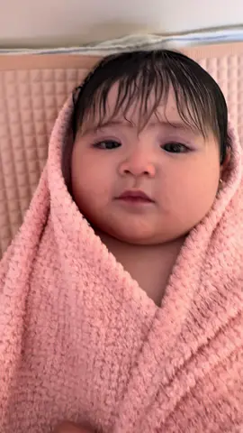 Noni Jia si poni lepek