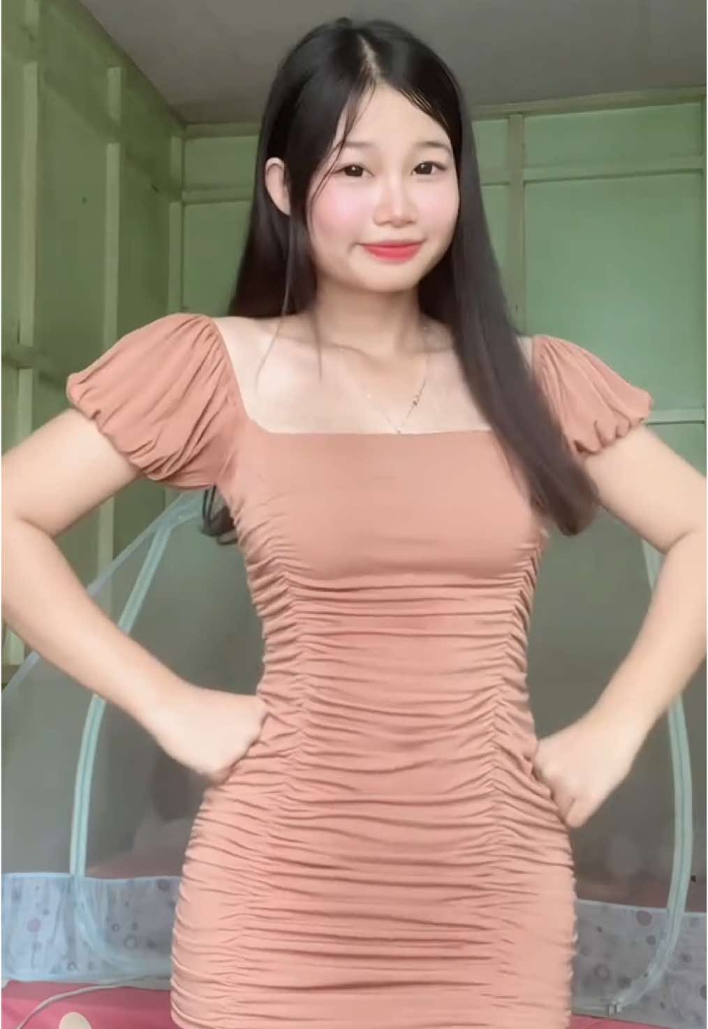 ဘာတွေကနေလဲမသိဘူး😭#CapCut #fyp #fyppppppppppppppppppppppp  #tiktok #trend #dance 
