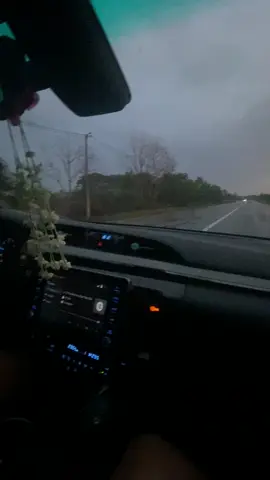 draft vids @tayzalvss_ #toyotahilux #huluxadventure #sunset #cozyweather #chill #chilldrive #fyp #foryoupage #viral 