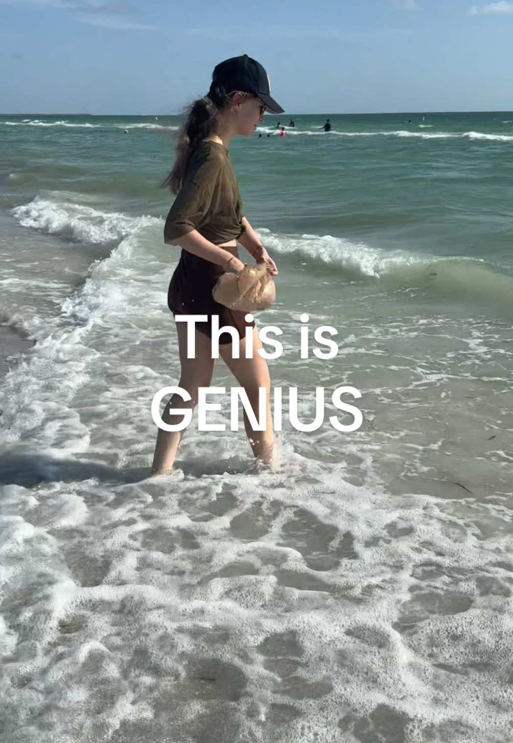 Genius beach vacation tips #beach #vacation #traveltips #beachtips #travelhacks #tipsandtricks #LifeHack #MomsofTikTok 
