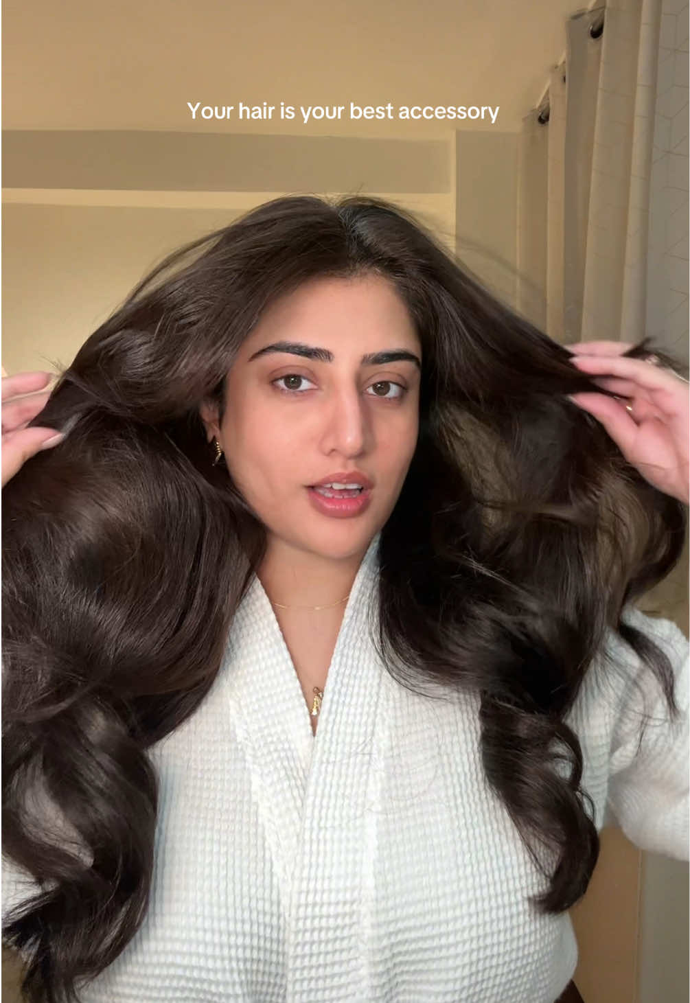 Your hair can literally change the whole vibe @Olaplex  #hair #hairtok #healthyhair #haircare #curlinghair #longhair #hairstyle #hairtutorial #relatable #fyp  