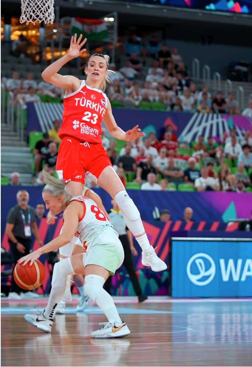 Takedown. Literally. 😳 #EuroBasketWomen #block #takedown #basketball #womensbasketball #europe #europeanchampionship #fail 