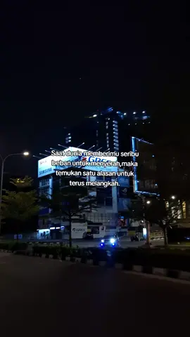 hidup terus berjalan tanpa bertanya sanggup atau tidak. #semngatberjuang #jangnpernahmenyerah 