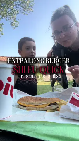 en partenariat avec quick.france J’ai carrément perdu mais on a bien rigolé pour déguster ce burger extra loooong 🍔  —> suivre Quick sur Insta et TikTok @quick.trance Ils lancent un jeu concours pour gagner la Nintendo Switch 2 go! Pour participer, il faut absolument : 1 Suivre @quick.france  2 Liker le Reel/TikTok posté en crosspost avec @Byilhan et @Flamby  3 Commenter ce post jeu concours en taguant la personne avec qui ils feraient un chi-fou Quick @Quick France #shifuquick #extralooooog 