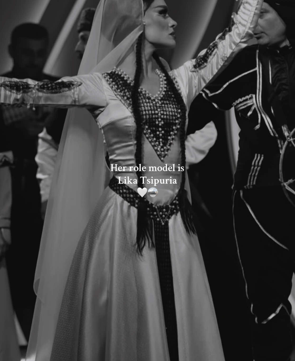 @LikaTsipuria #guruli #გურია #erisioni #georgian #georgianfolkmusic #fyp #georgiandance #likatsipuria #guruliperkhuli #dancer 