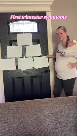 This was way harder to do then it looks don’t mind me messing up bahahahah#pregnantlife#firsttrimester#symptoms#relatable#funny#pregnancy 