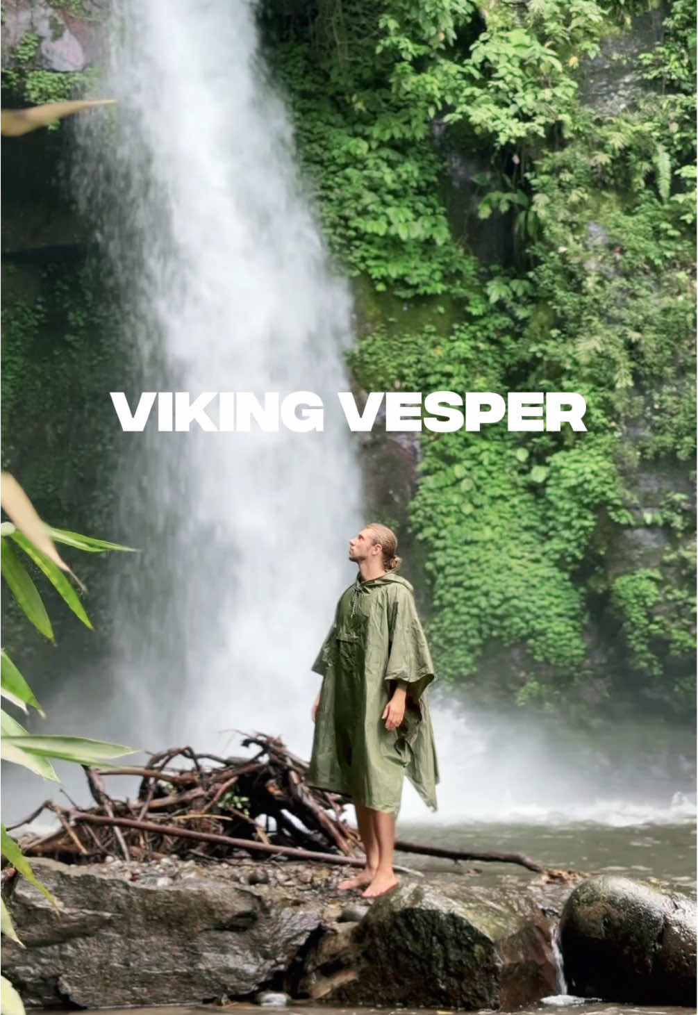 Nothing can stop me from #exploremore  Viking vesper poncho  Perfect for hiking or festivals ✌️ @VIKING  #vikingeurope #outdoor #chasingwaterfalls #baliwaterfall #hiddenwaterfall #bali 