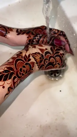 Follow guyss😍 . . #mehndi #viral #fyp 
