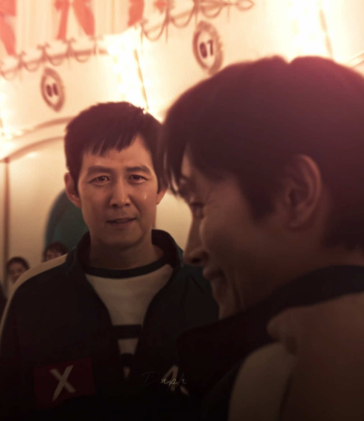 Let them be happy for god sakes netflix || hes not stone cold, he has emotions, its just hard for him to express  #daphxaep #fypシ゚ #xzybcaシ #squidgame #inhun #gihun #inho #creatorsearchinsights 