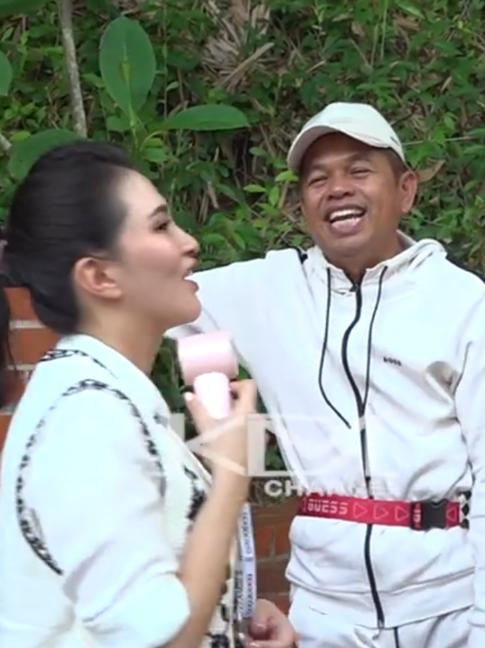 Ibu Serly dan Kang Dedy bertemu. #dedymulyadi #sherlytjoanda #gubernur 
