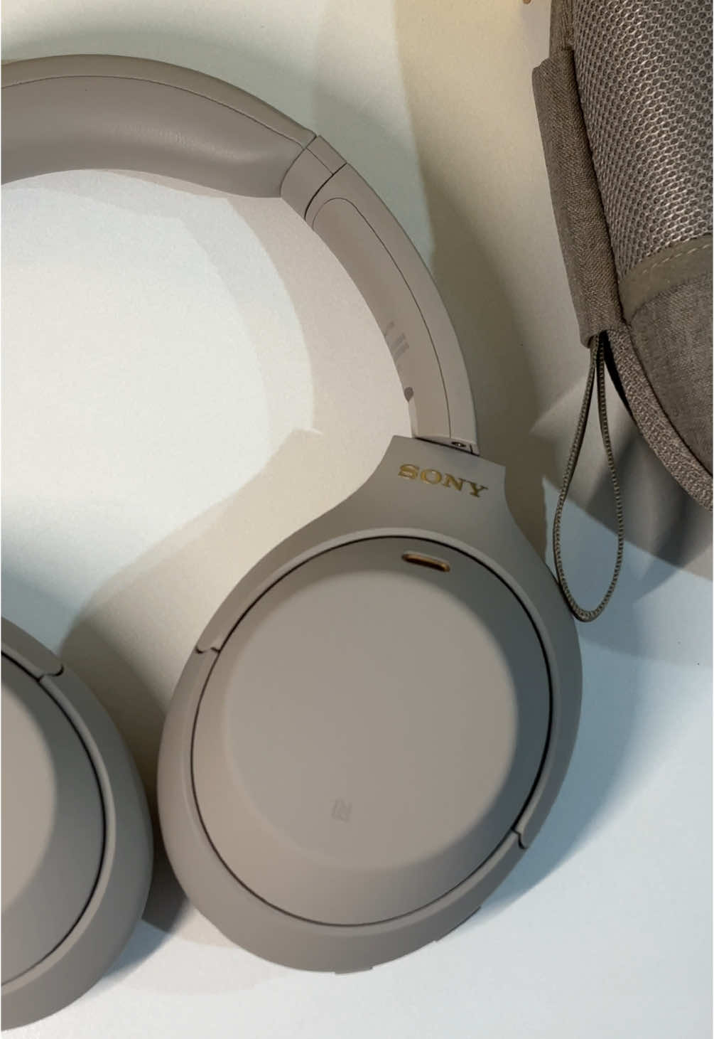 Unboxing do meu headphone 😭🤍🧸 ele é pfttt #fypage #foryou #ftypシ #fy #cozyvibes #quietlife #pinterest #sony #sonywh1000xm4 
