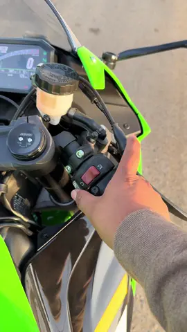 Pa la racha 🔥😎#kawasaki #zx6r #krt #💚💚💚 #alcorte #watatataaaaa🚀 #paratiiiiiiiiiiiiiiiiiiiiiiiiiiiiiii #fyp 
