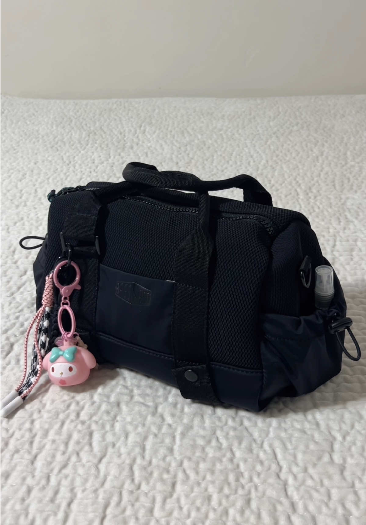 the bottom straps for a yoga mat are a game changer! 🧚🏻 also comes with shoulder straps but I don’t use them 😊 @BAGSMART @BAGSMART Travel #waterbottle #travel #duffle #bag #gym #girl #essential #pockets #minidufflebag  #dufflebag #whatsinmybag #mini #Summer #packing 